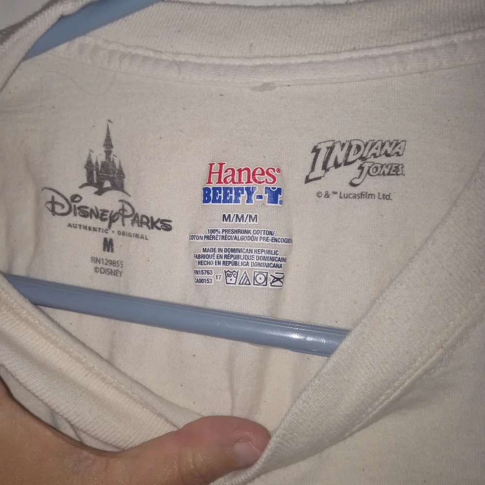 Disney parks Raiders of the Lost Ark Indiana Jones T-Shirt size Medium Crop Top - Picture 3 of 4
